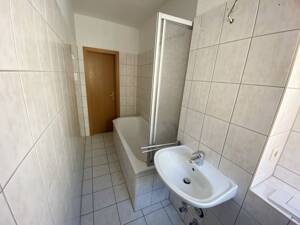Stark! 2-Raum-Wohnung mit Balkon und Aufzug! – 8523 Plauen – Vorschaubild 8
