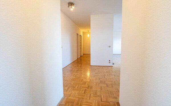 Helle 3 Zi Wohnung in Lengfeld - WG geeignet - mit Balkon – Würzburg – Vorschaubild 8