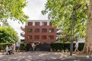 Alt-Stralau: Besondere 3-Zimmer-Wohnung, Wohnen am Wasser - urban, ruhig und außergewöhnlich begehrt – 10245 Berlin – Vorschaubild 2