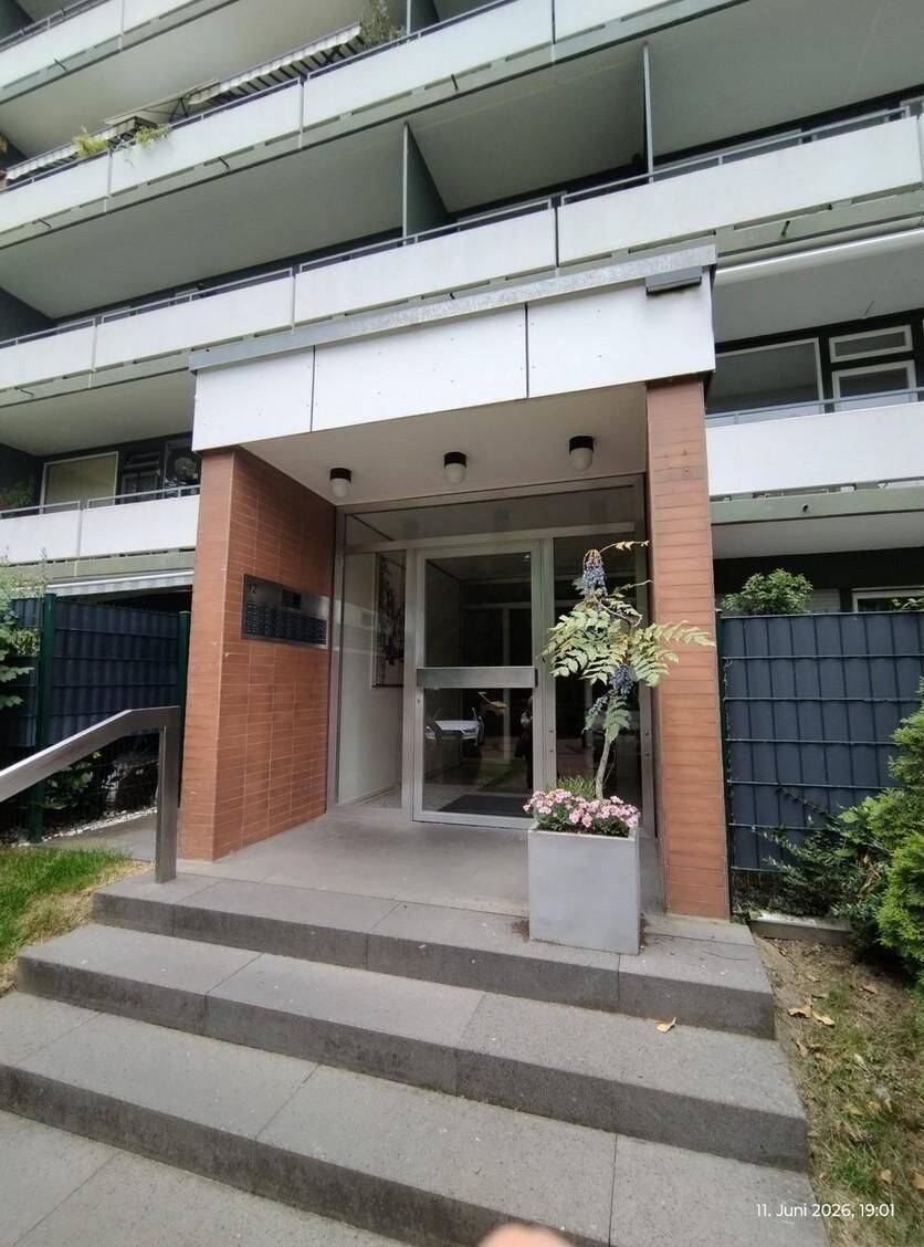 Rodenkirchener Auenviertel, beste Rheinlage | Moderne 3-Zimmer Wohnung mit Balkon und TG-Stellplatz (bezugsfrei ab 01.09.2026) – Köln – Vorschaubild 3