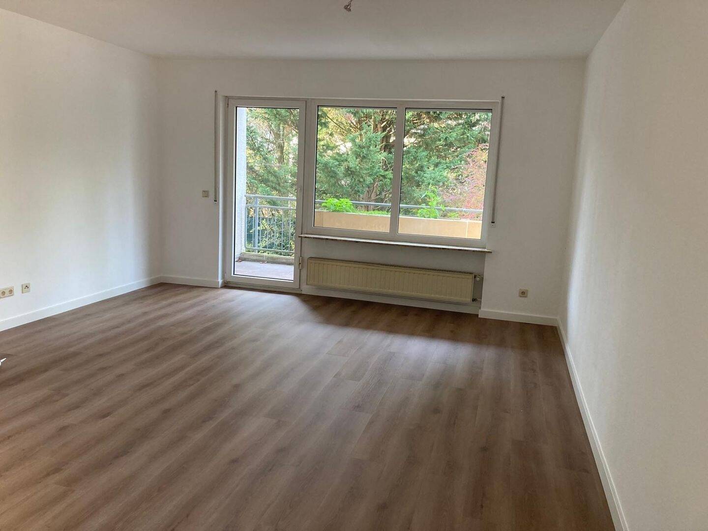 Sbr.- Rotenbühl * schicke 3 ZKB Wohnung * top Lage * top renoviert * neues Bad *Uni Nähe * barrierefrei * Garage – Saarbrücken – Vorschaubild 3