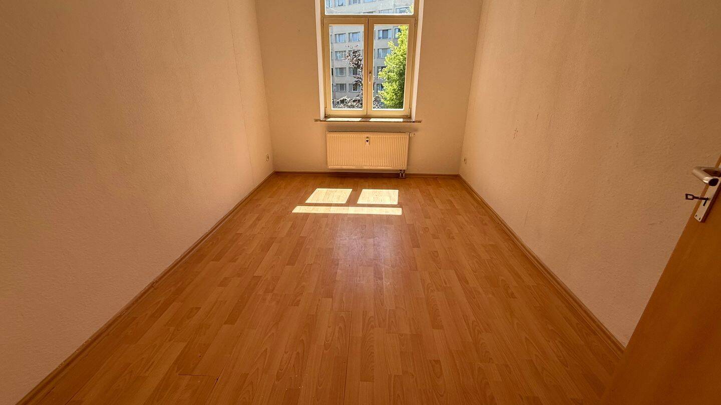 1.OG mit offener Küche und sonnigem Balkon ! – Chemnitz – Vorschaubild 6