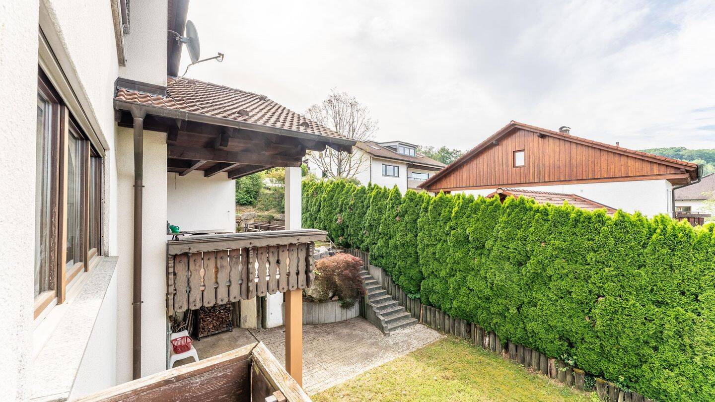 Großzügiges Wohnhaus mit Einliegerwohnung in sonniger Aussichtslage von Hilzingen Binningen – Hilzingen – Vorschaubild 9