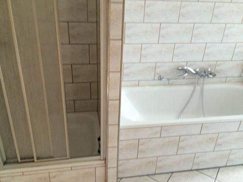 *** Großzügige 2-Zimmer mit Aufzug, Wanne, Dusche und Laminat in zentraler Lage!! ** – Chemnitz – Bild 1 von 9