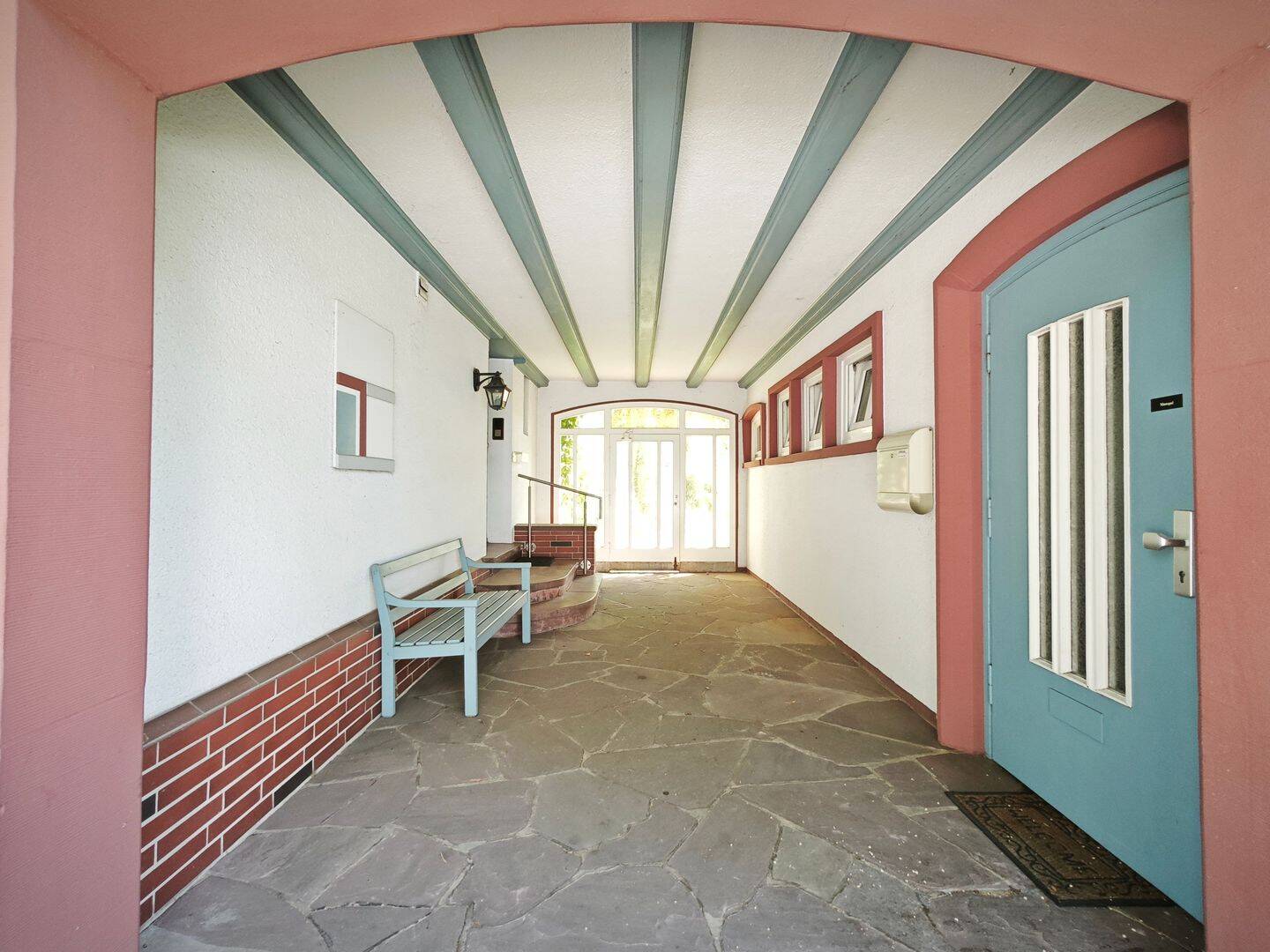 Stilvolles, großzügiges Zweifamilienhaus mit Anbau in Kassel-Niederzwehren – Kassel – Vorschaubild 2