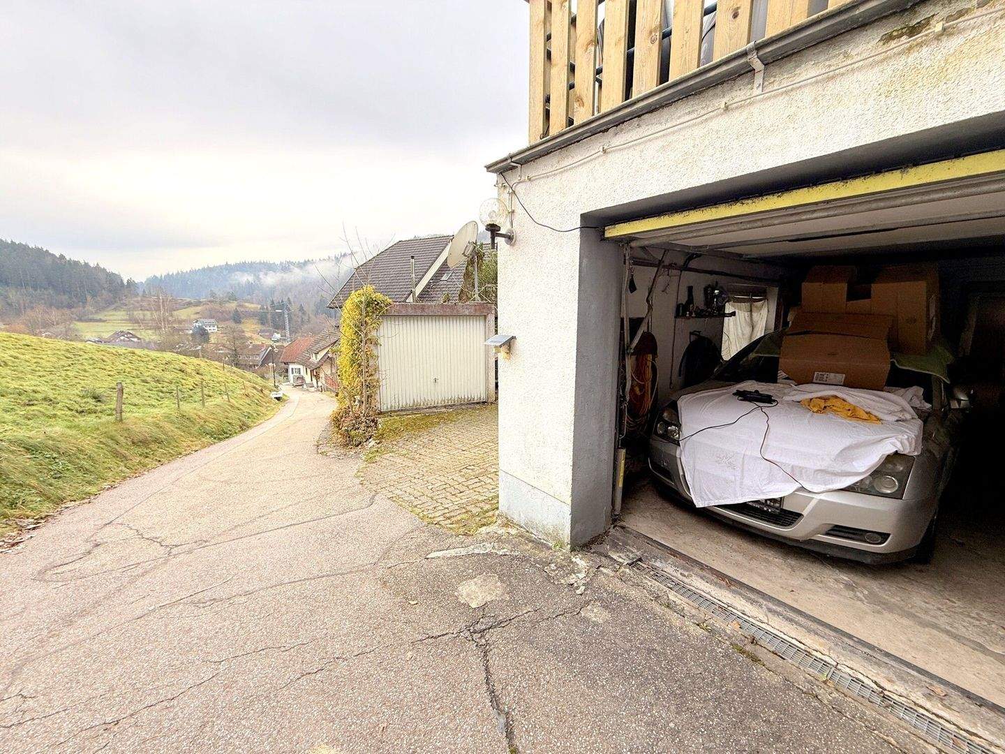 Zweifamilienhaus in ruhiger Lage mit Bergblick und Sonnenterrasse – Kleines Wiesental – Vorschaubild 5