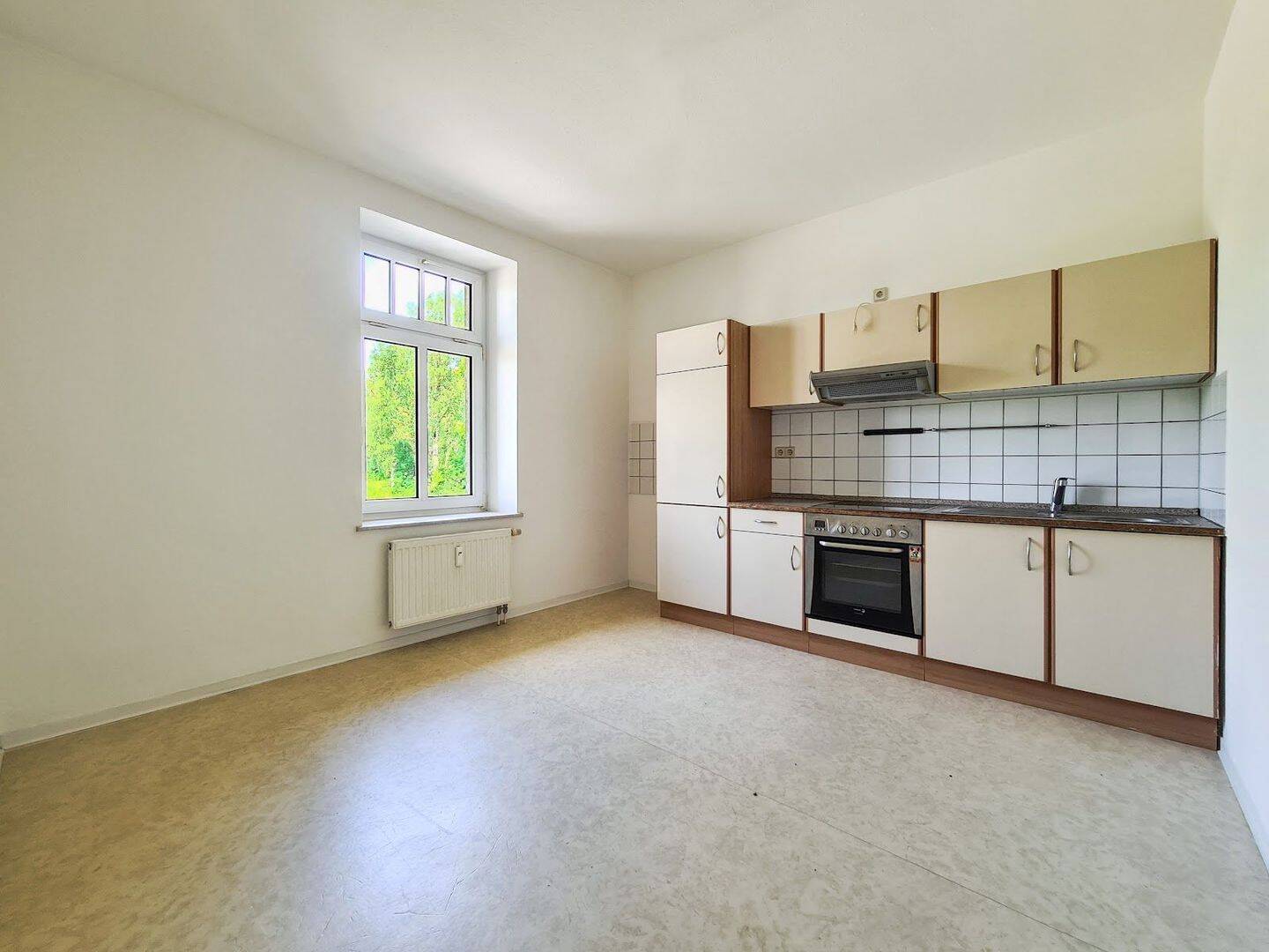 Charmante Altbauwohnung mit Flair - Einbauküche inklusive – Chemnitz – Vorschaubild 2