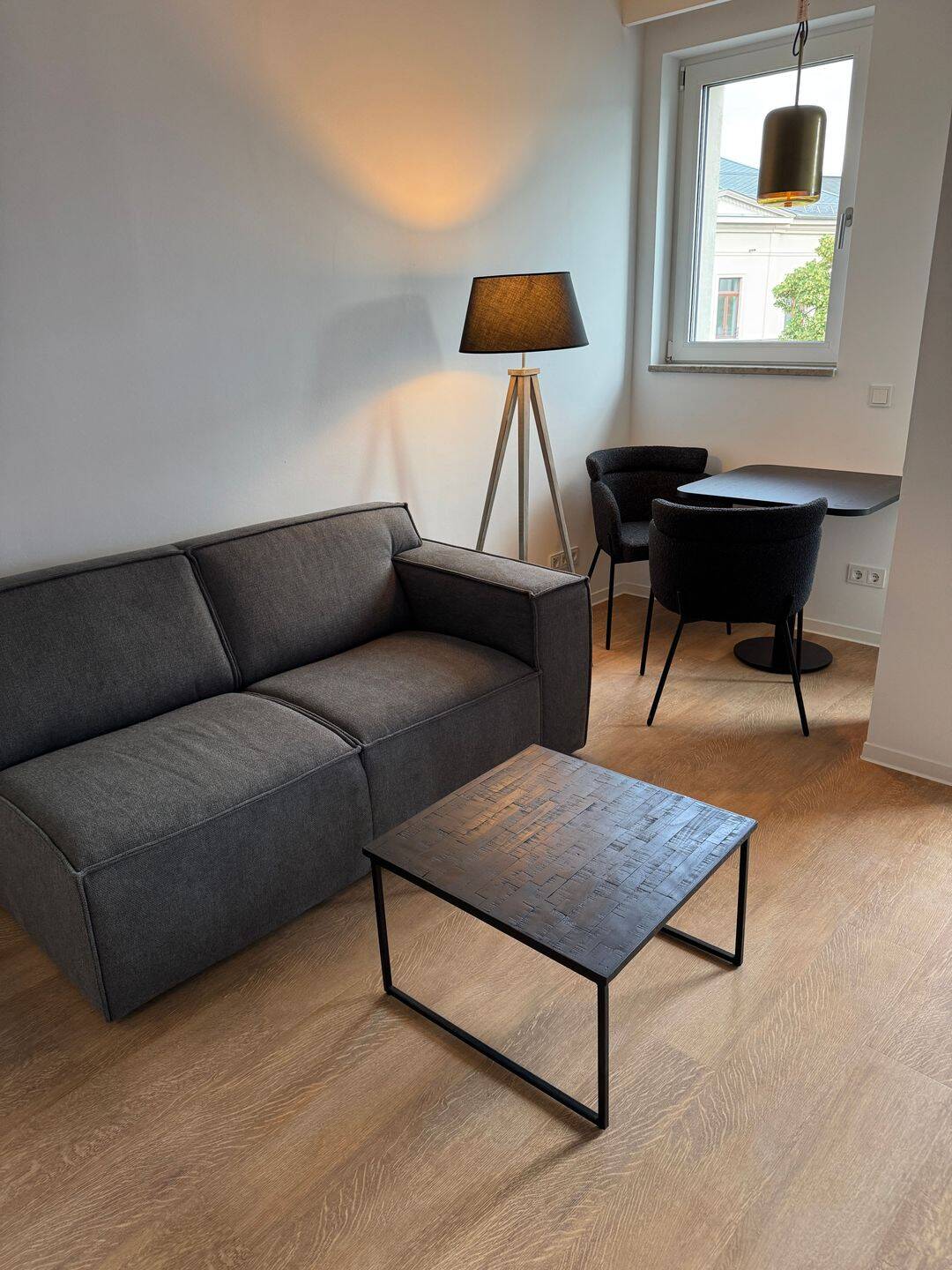 ***MÖBLIERTES APARTMENT IN BESTER LAGE~ALL-INCLUSIVE MIETE~LOGGIA*** – Leipzig – Vorschaubild 5