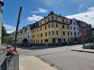 Charmante Zweiraumwohnung mit Balkon ! – 8451 Crimmitschau – Vorschaubild 1