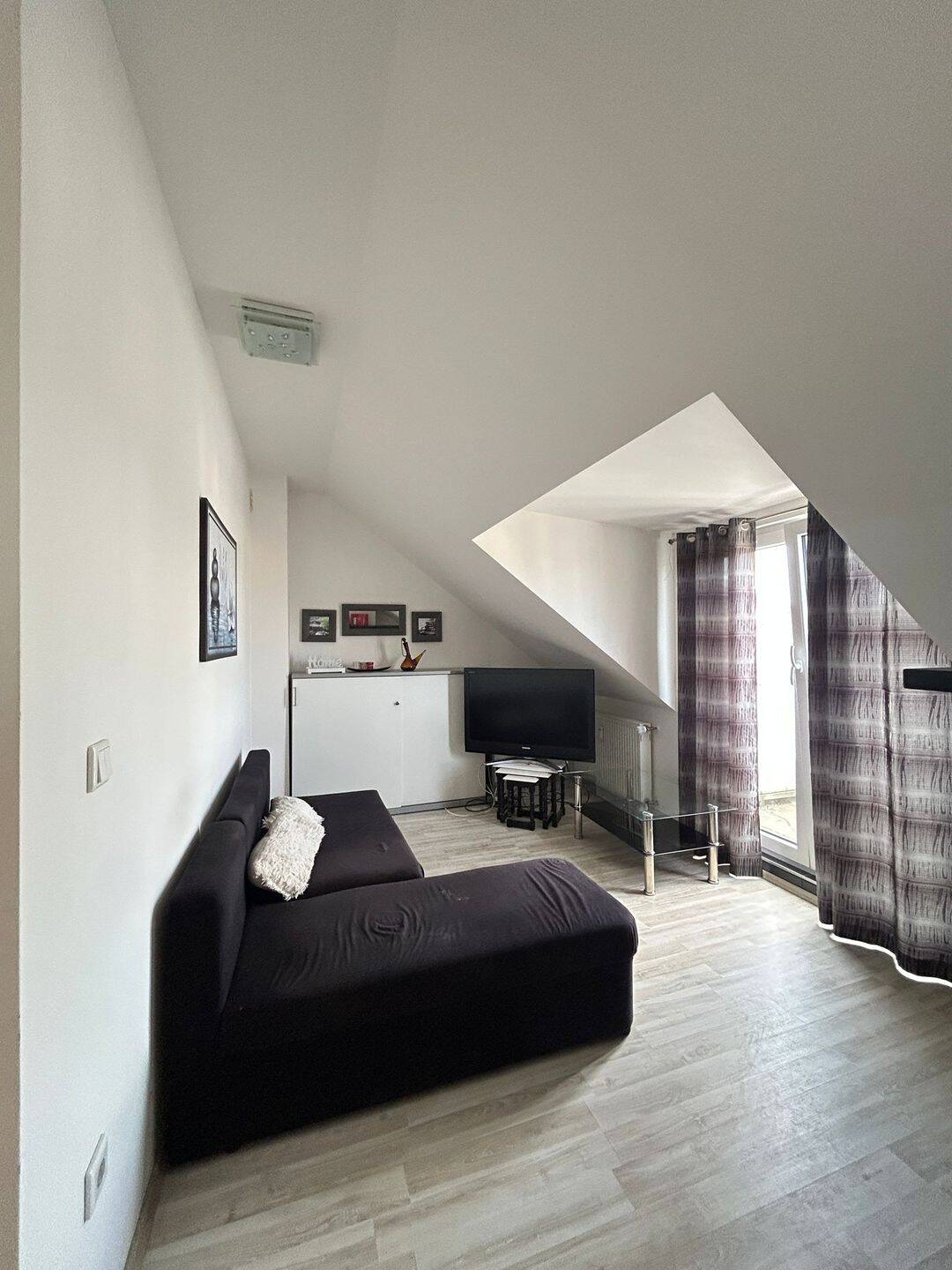 Möblierte 2,5 Zimmer Dachgeschoss Wohnung – Essen – Vorschaubild 2