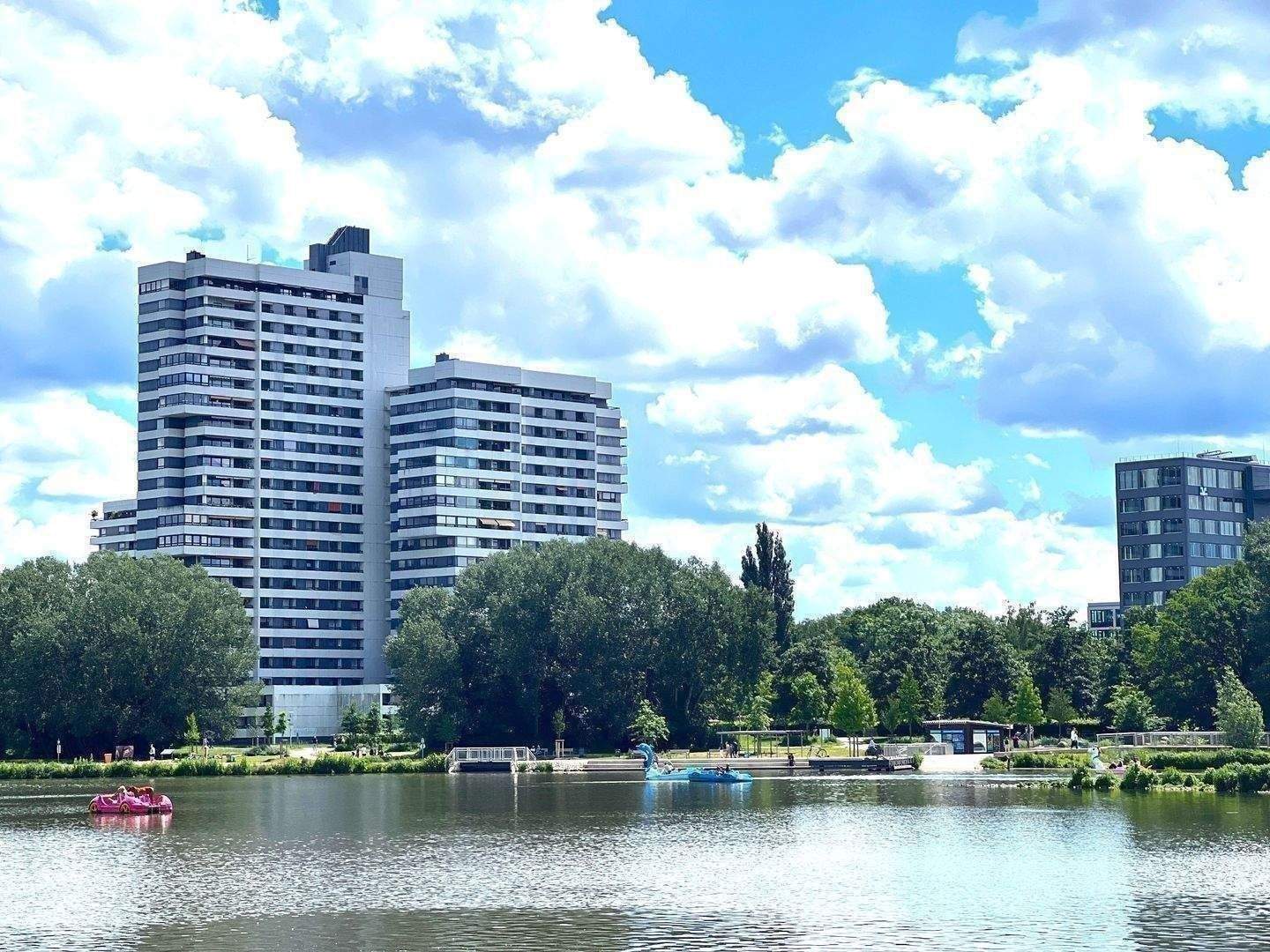 Norikusbucht am Wöhrder See: 1-Zimmer-Wohnung mit Balkon & Seeblick – Aufzug, TG optional, gute Kapitalanlage mit Renditepotenzial – Nürnberg – Vorschaubild 2