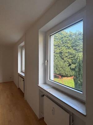 Im Grünen und doch zentral: renovierte 2-Zimmer-Wohnung am Baldeneysee mit Extra-Raum & Stellplatz – 45257 Essen – Vorschaubild 4