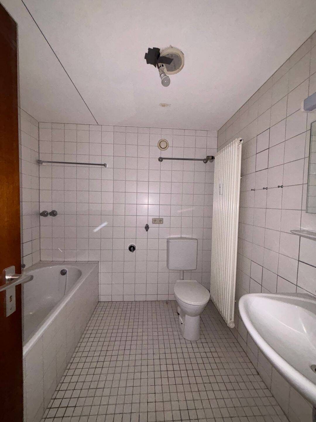 Modernes 3-Zimmer-Apartment mit verglastem Balkon und toller Aussicht – Saarbrücken – Vorschaubild 4