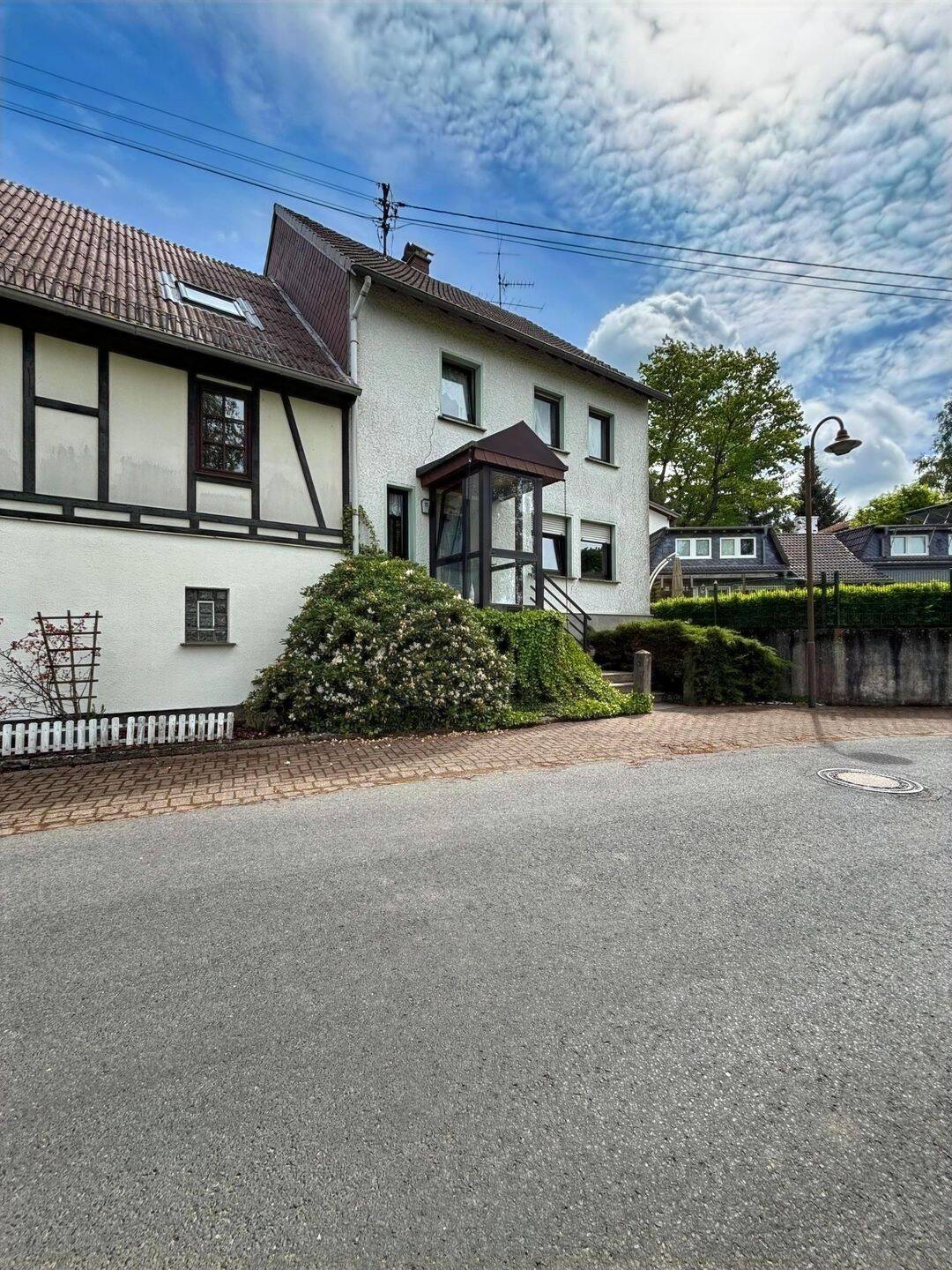 Bis 3 Wohneinheiten oder ein großzügiges Familienhaus - Sie entscheiden! – Maroth – Vorschaubild 4