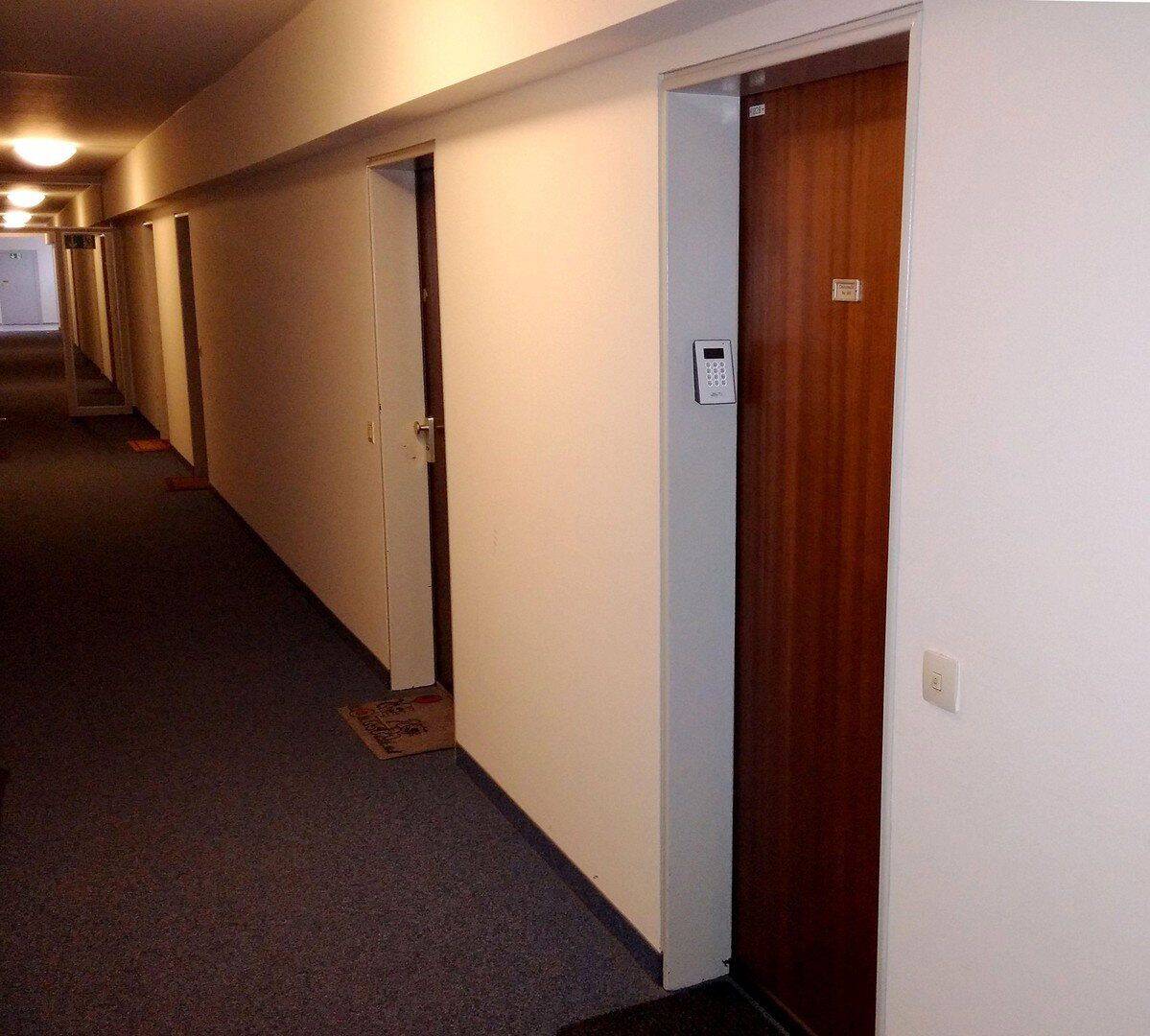 Freies, möbliertes Appartment, keine Provision, Loggia, Stadt-Alpenblick, U-Bahn im Haus, OEZ – München – Vorschaubild 6