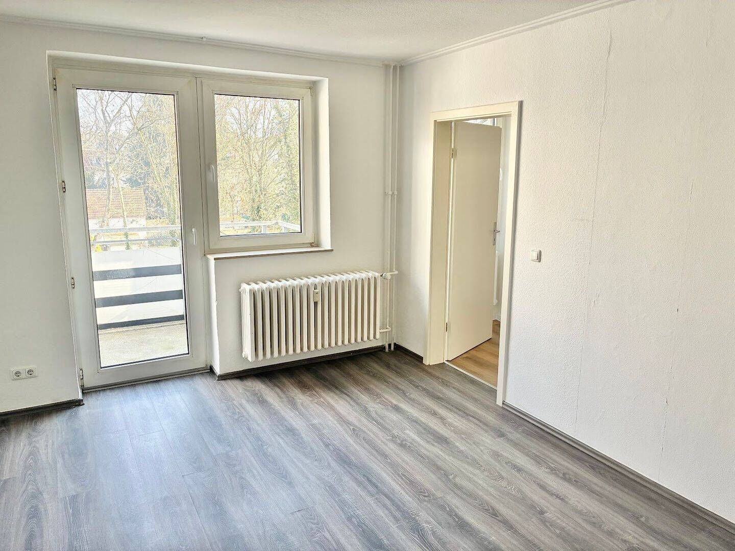 Frühlingsaktion: 2 Nettokaltmieten frei! Hübsche 2-Zimmer-Wohnung mit Balkon in ruhiger Lage