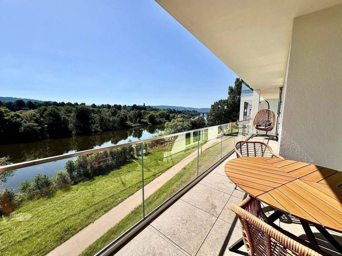 Neubau - 3 Zimmer Wohnung mit Moselblick möbliert zur Kurzzeitmiete