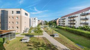 Neuwertiger Wohntraum mit großer Süd-Loggia, EBK und Tiefgarage im begehrten Proviantbachviertel – 86153 Augsburg – Vorschaubild 9