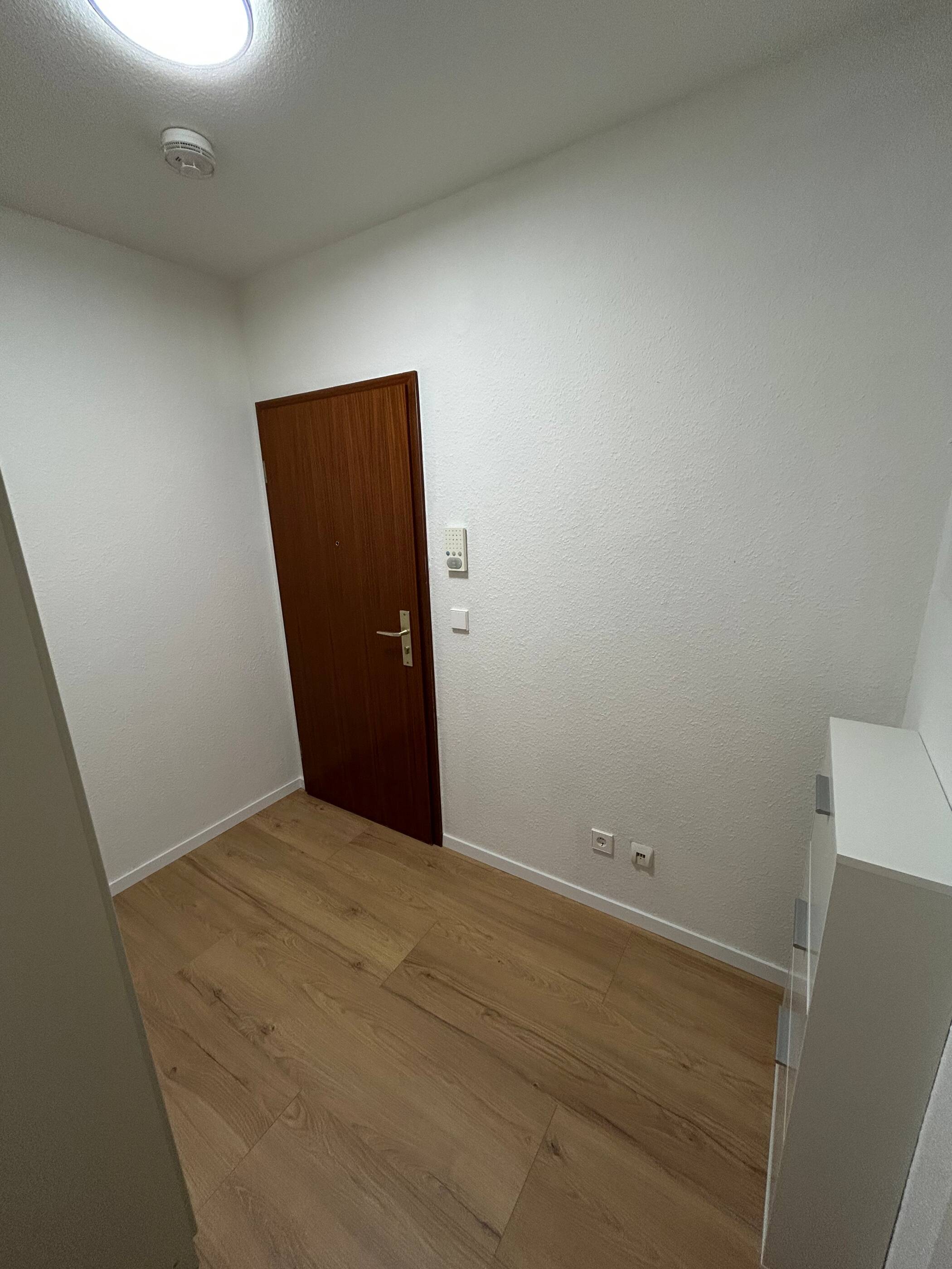 Kernsaniertes und hochwertig möbliertes 1-Zimmer-Apartment – Korntal-Münchingen – Vorschaubild 6