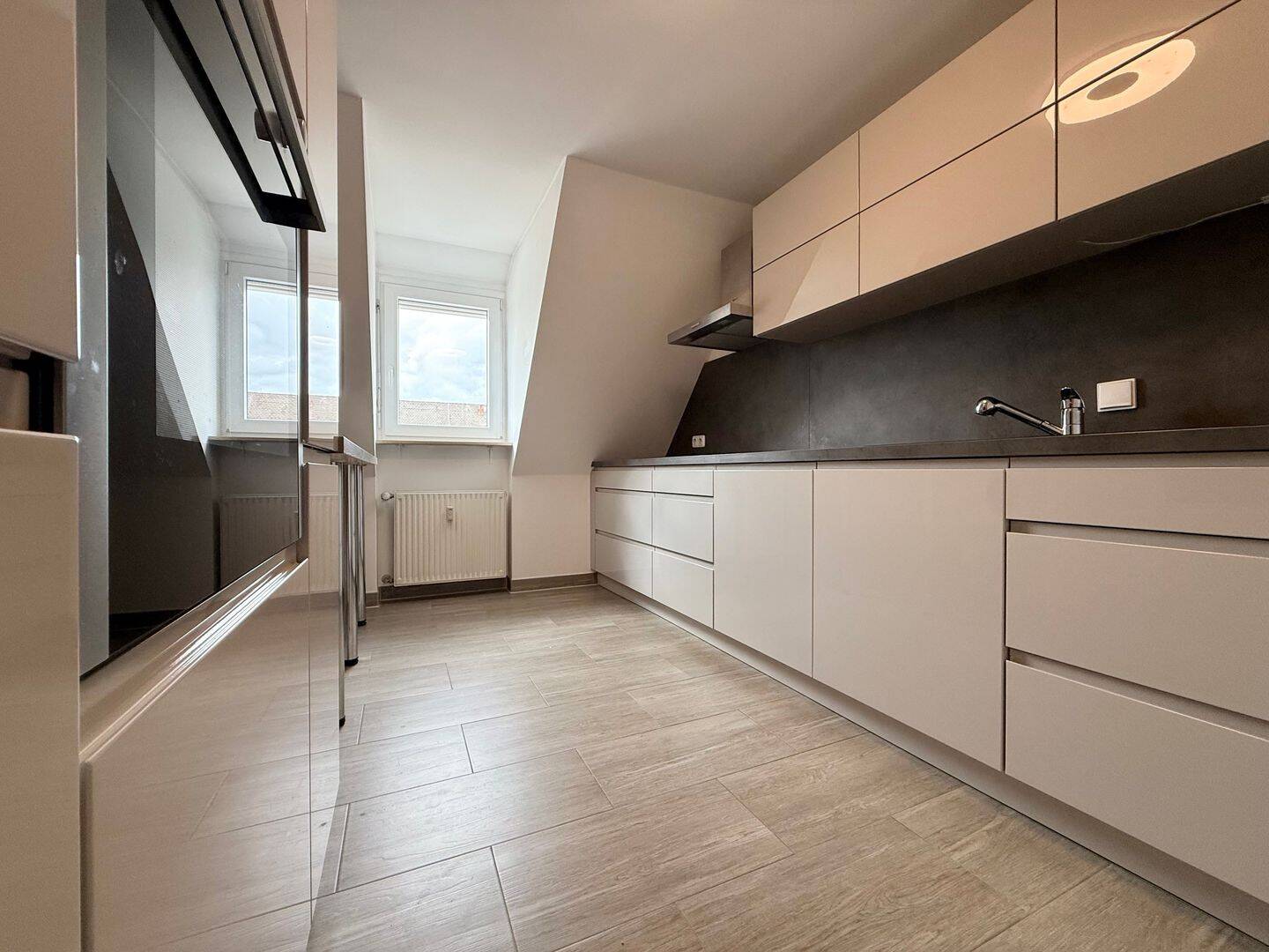 Gepflegte Dachgeschosswohnung mit viel Platz und Wohnkomfort – Fürth – Vorschaubild 4