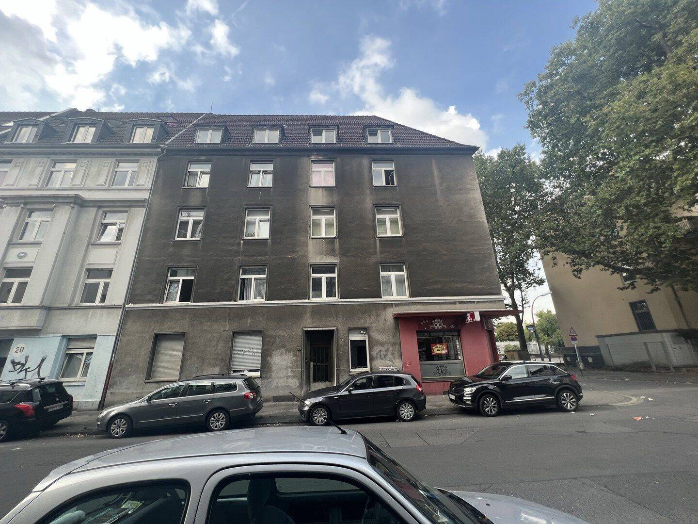 Gute gelegene, großzügige Wohnung im 3. OG