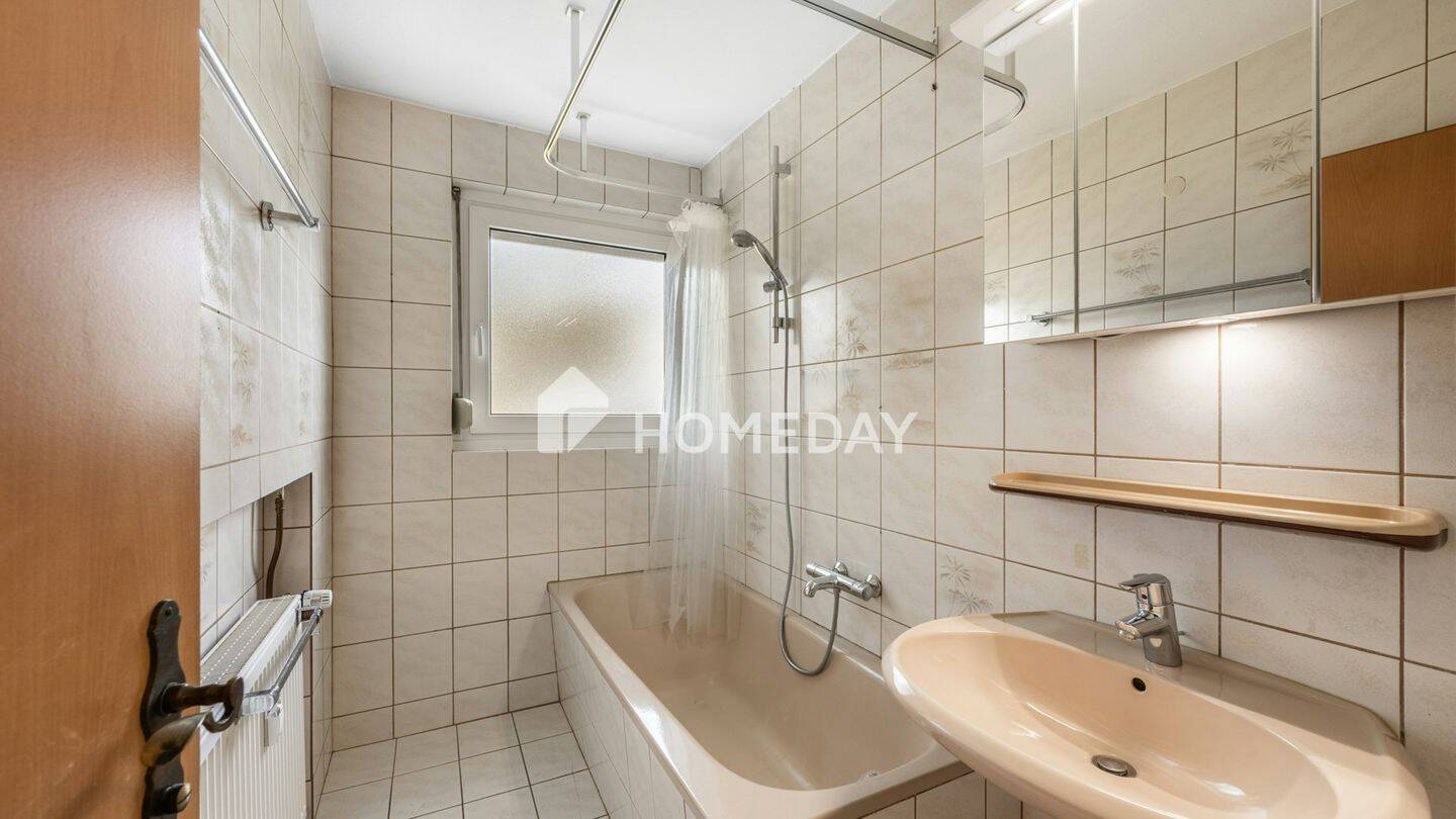 Helle 3-Zimmer-Wohnung mit Loggia und Einbauküche in gepflegtem Mehrfamilienhaus – Metzingen – Vorschaubild 7