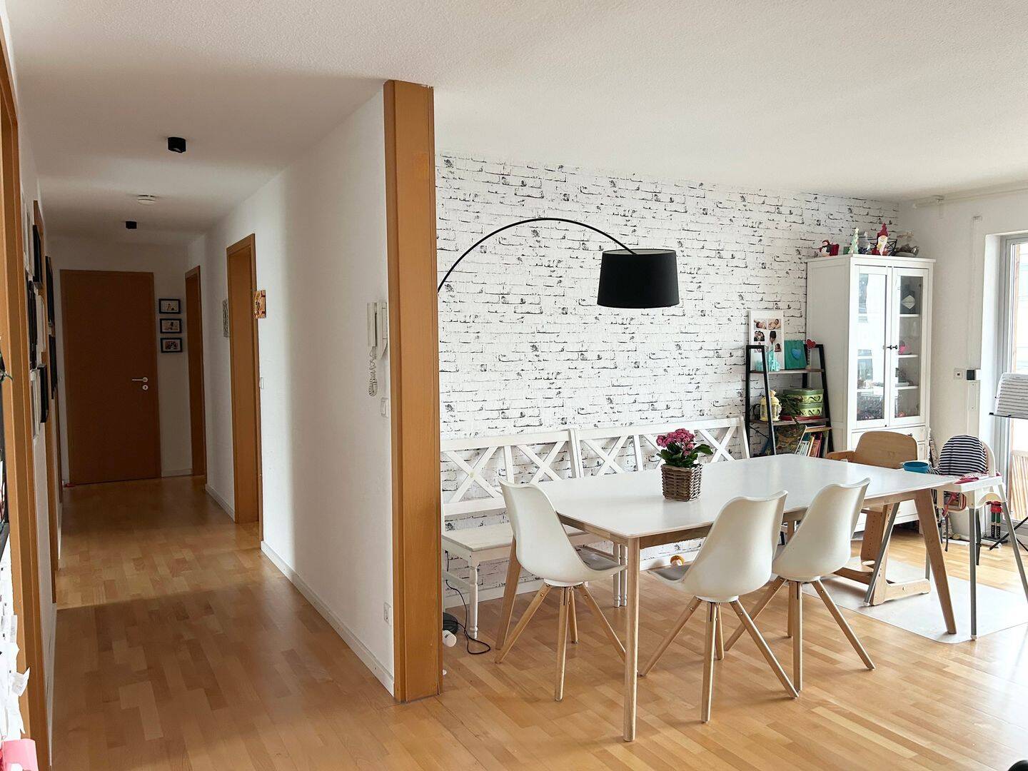 4-Zimmer-Wohnung mit 122 m² in Weinstadt-Endersbach (S-Bahn-nah, mit Aufzug Barrierefrei) – Weinstadt – Vorschaubild 2