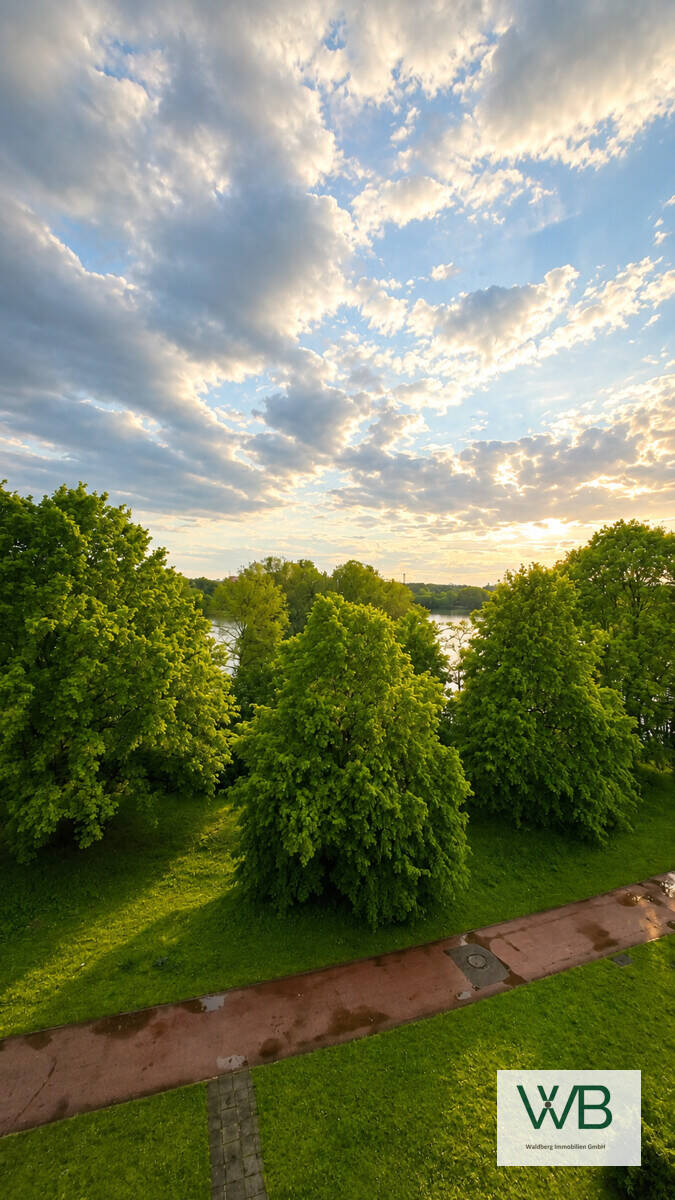 Charmante Eigentumswohnung mit großzügigem Wohnbereich und Balkon - Mit Erbpacht – Wolfsburg – Vorschaubild 3