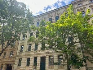 Hell, charmant, bezugsfertig: 2-Zimmer-Wohnung mit Einbauküche und Balkon! – 6110 Halle (Saale) – Vorschaubild 1