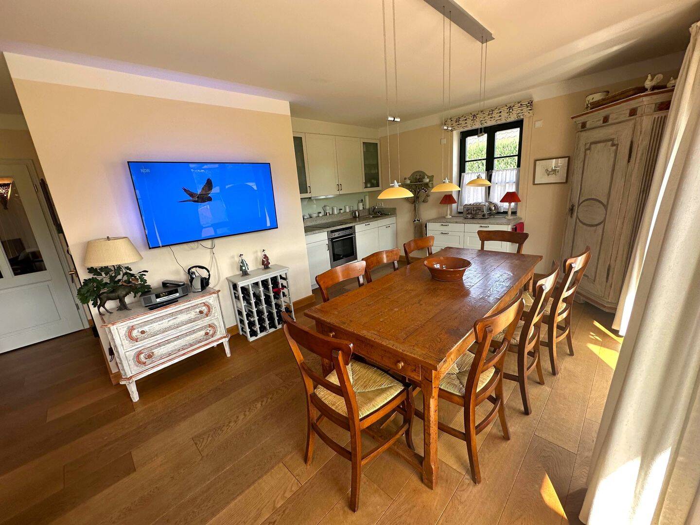 Ihr Rückzugsort im Grünen - Einfamilienhaus mit Einliegerwohnung, Wildkammer und Pool – Userin – Vorschaubild 5