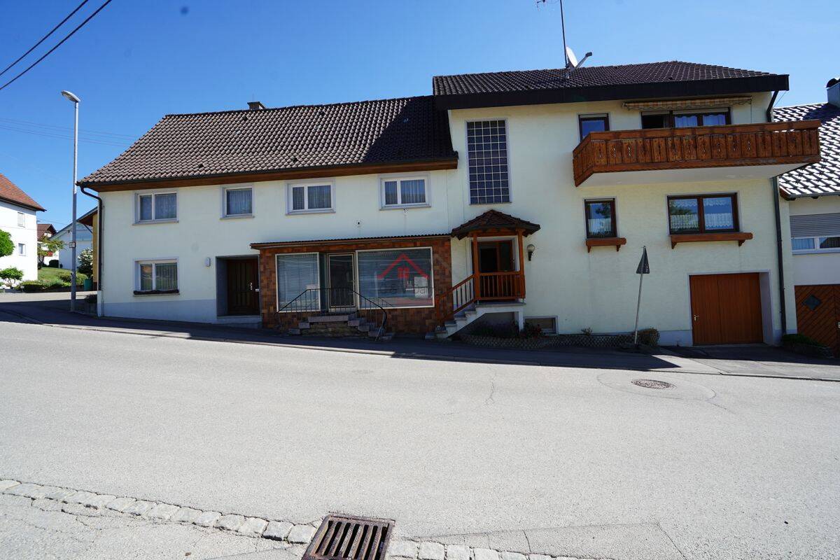 Zwei Doppelhaushälften mit ehemaliger Bäckerei - Wohnen, Arbeiten und Entwicklungspotenzial unter einem Dach – Neuhausen ob Eck – Vorschaubild 3