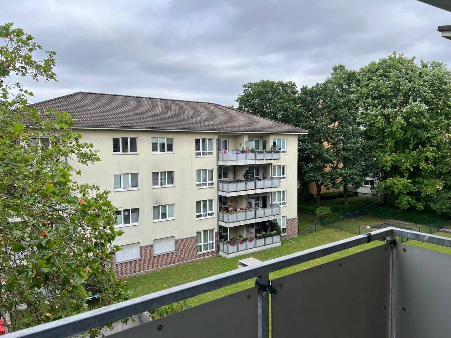 Zweizimmerwohnung mit Aufzug und viel Sonne – Oberhausen – Vorschaubild 2