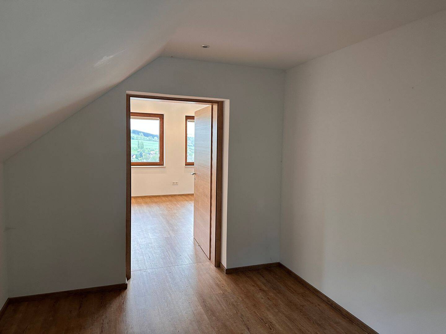 Zweifamilienhaus mit einzigartiger Aussicht in Schönecken – Schönecken – Vorschaubild 9