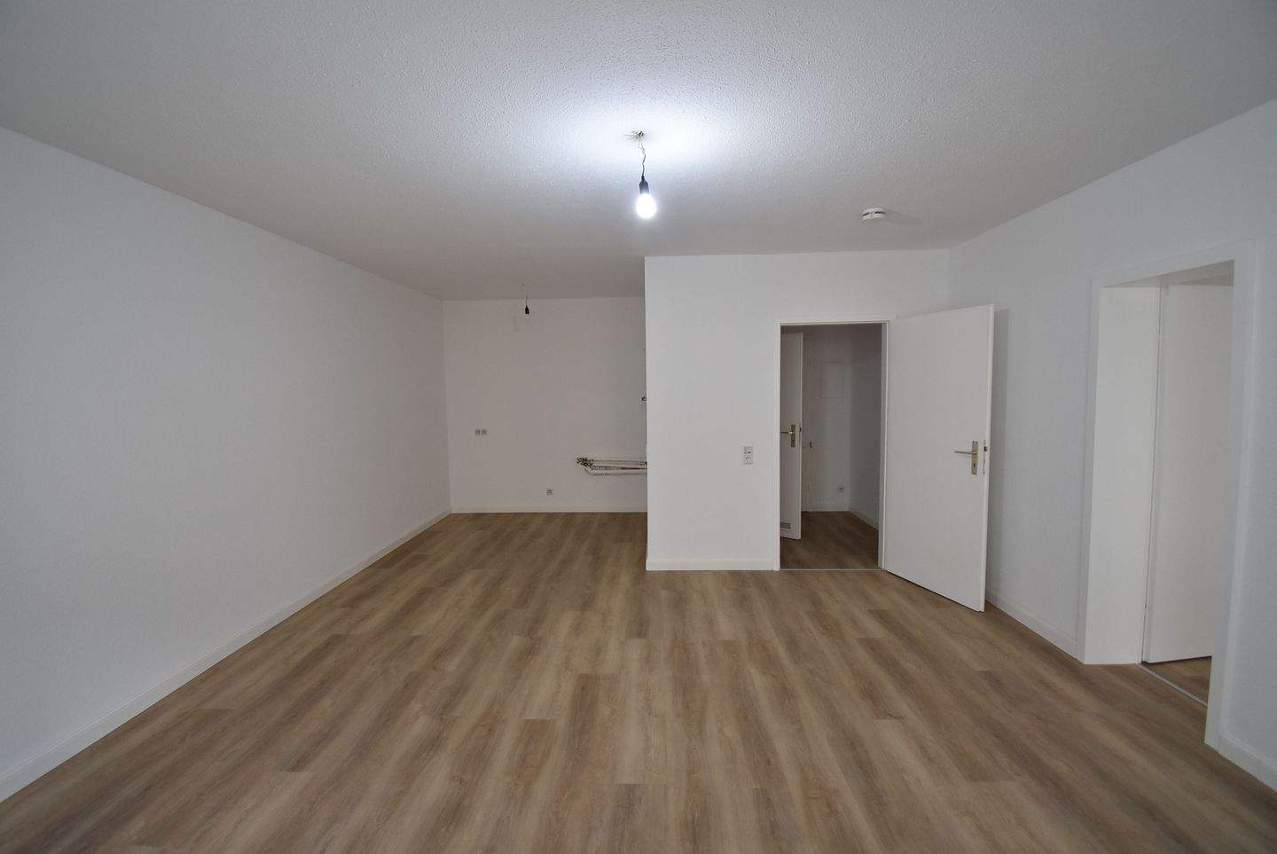Bezugsfrei! Renovierte 2-Zimmer-Wohnung mit Balkon – Wuppertal – Vorschaubild 6