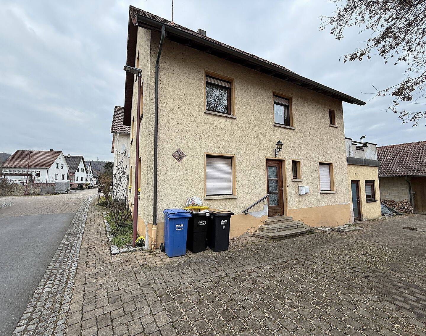 3 auf einen Streich - Ein-/Zweifamilienhaus mit 2 zusätzlichen Bauplätzen mit Neckarblick – Gundelsheim – Vorschaubild 3