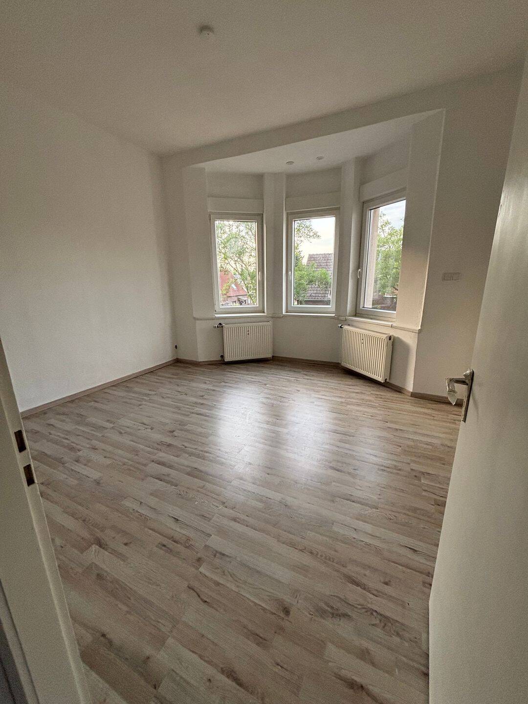 Schicke Altbauwohnung mit hohen Decken – Duisburg – Vorschaubild 2