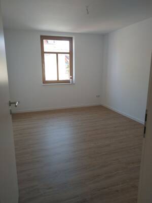 Ruhige 3-Zimmer Wohnung in einer Stadtvilla im Grünen, 2. Obergeschoss – Riedmauer 12, 99310 Arnstadt – Vorschaubild 4