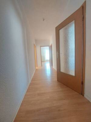 Ideal für Paare: 3-R-Wohnung mit großem Esszimmer, Balkon & Home-Office im 3. OG – 8527 Plauen – Vorschaubild 6