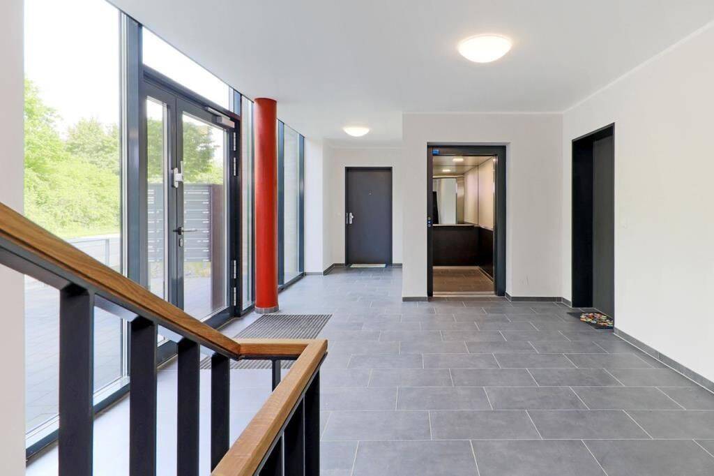 Modernes, energieeffizentes Wohnen: "Lichterfüllte 3-Zimmer-Maisonettewohnung mit herrlicher Dachterrasse" – Reinbek – Vorschaubild 2