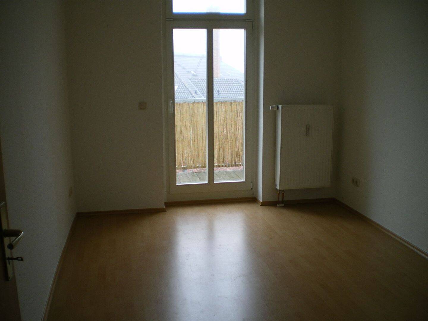 Gohlis - schöne 3-Zi-DG-Wohnung mit Balkon, Tageslichtbad, Wanne und Laminat ! – Leipzig – Vorschaubild 6