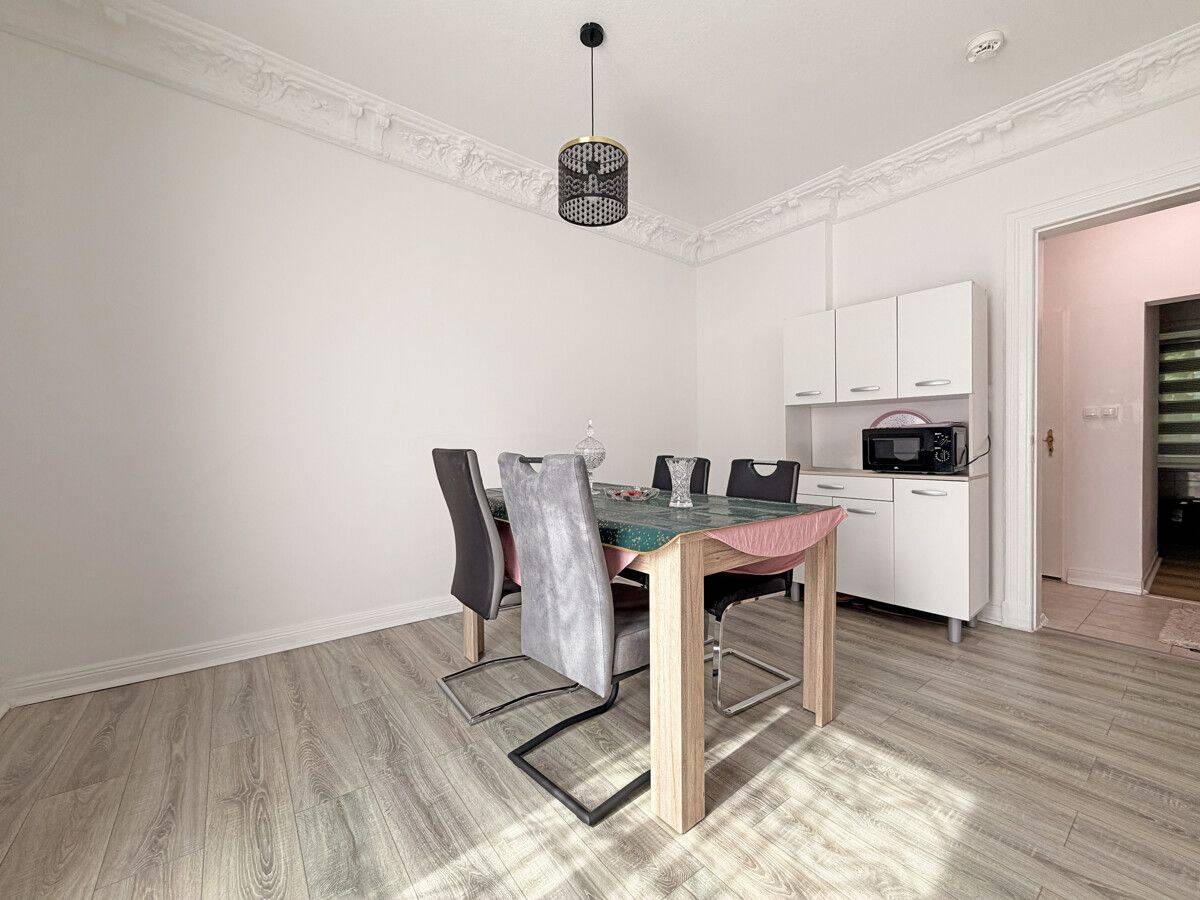 Charmante Altbauwohnung mit Balkon – Hamburg – Vorschaubild 8