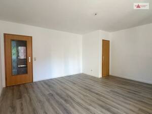 Frisch renovierte, charmante 3-Zimmer-Wohnung mit Balkon in gepflegter Wohnanlage – 8066 Zwickau – Vorschaubild 3