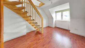 Gemütliche 2-Zimmer-Dachgeschoss-Maisonette-Wohnung mit Spitzboden am grünen Villenviertel – 22043 Hamburg – Vorschaubild 4