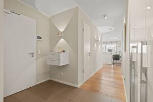 Exklusive Wohnung mit moderner Ausstattung und Gartenidylle - fußläufig zum Ortskern Volksdorf – 22359 Hamburg – Vorschaubild 3