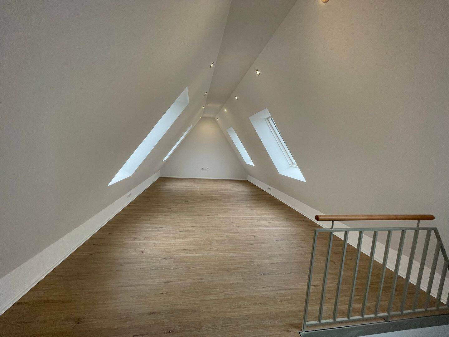 Schicke 4-Zi.-Maisonette-Wohnung – Bietigheim-Bissingen – Vorschaubild 2