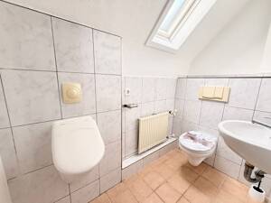 Charmante 3,5 Zimmer-DG-Wohnung mit ausgebauter Bühne in Bad Cannstatt – 70374 Stuttgart – Vorschaubild 7