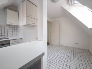 Gemütliche Dachwohnung mit ausgebauter Zusatzfläche im 2.DG (insgesamt ca. 61m²) – 70178 Stuttgart – Vorschaubild 5