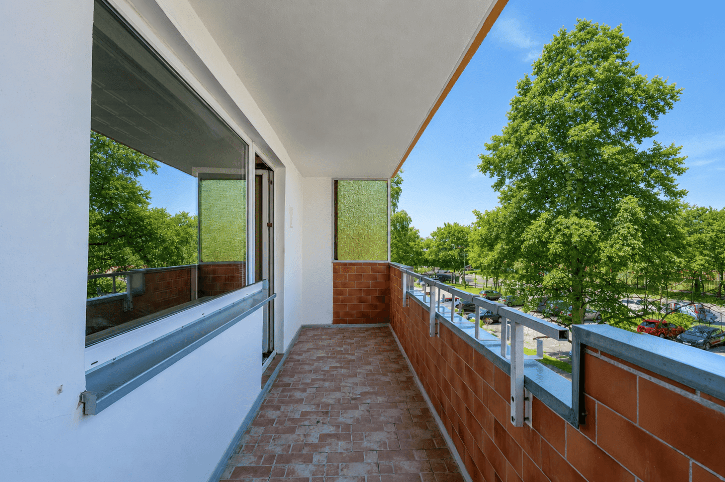 Bezugsfrei in Marienfelde! Helle 2,5-Zimmer-Wohnung mit Balkon & Aufzug in grüner Wohnanlage – Berlin – Vorschaubild 4