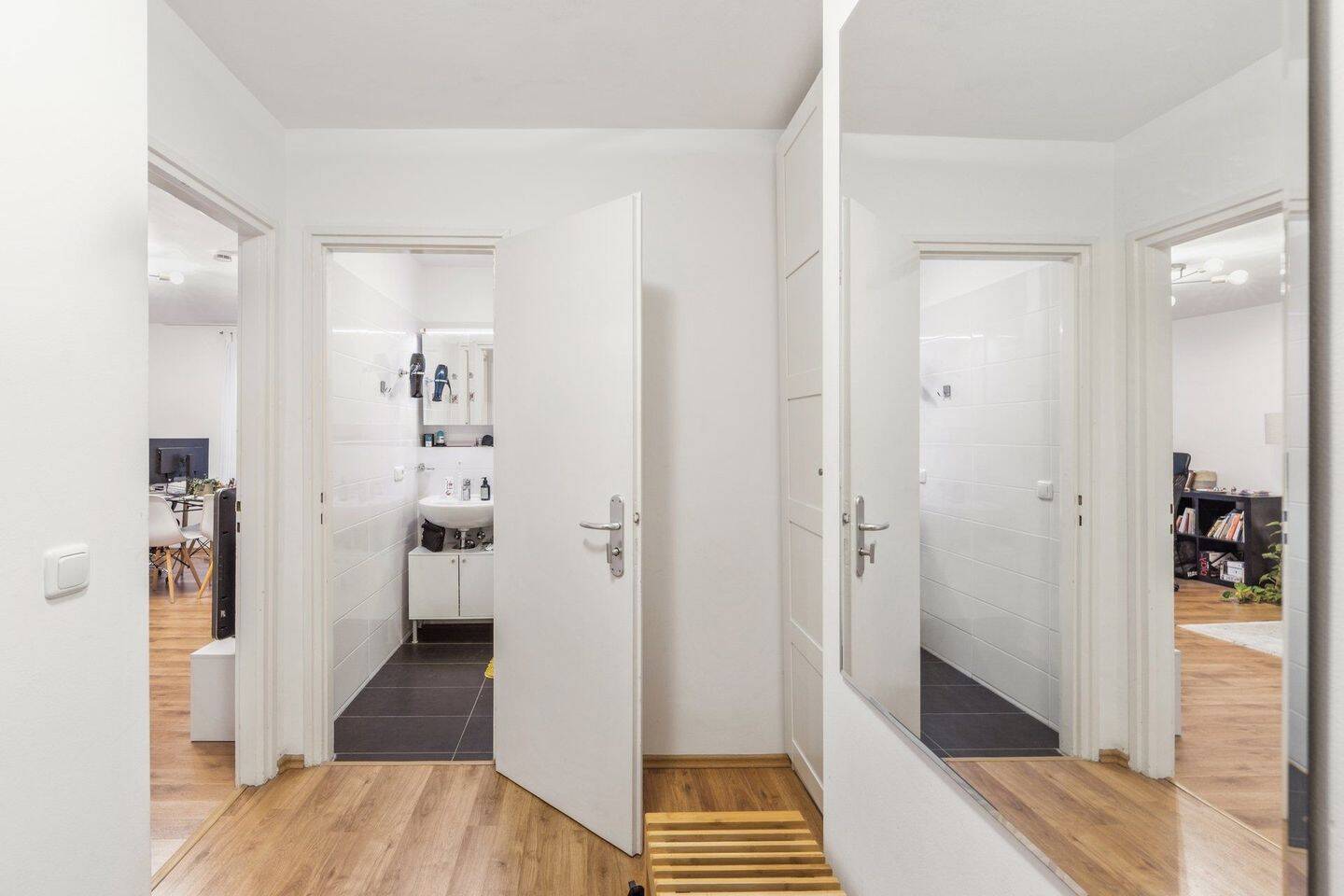 Urban wohnen im Glockenbachviertel - Charmante 2-Zimmer-Wohnung mit Aufzug – München – Vorschaubild 2