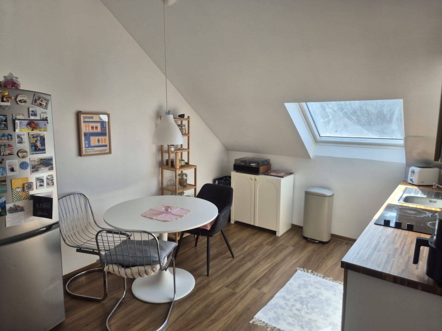 Dachgeschosswohnung mit Eingebauten Küche – Duisburg – Vorschaubild 6